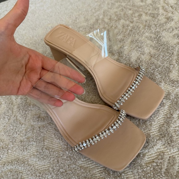Zara Nude Sandals With Rhinestone and Clear Straps
Worn once
Size:40 - Picture 2 of 4